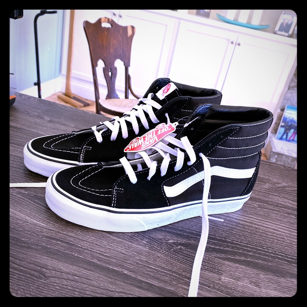 NWT Men’s Van’s High Top Sneaker, 9.5